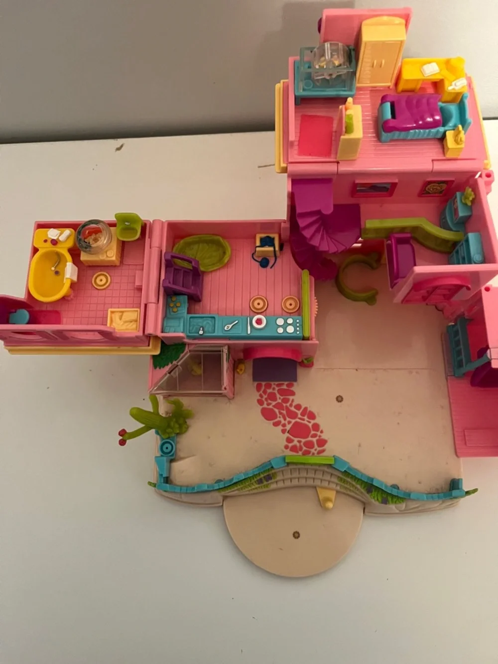Vintage Polly Pocket Petland player toys